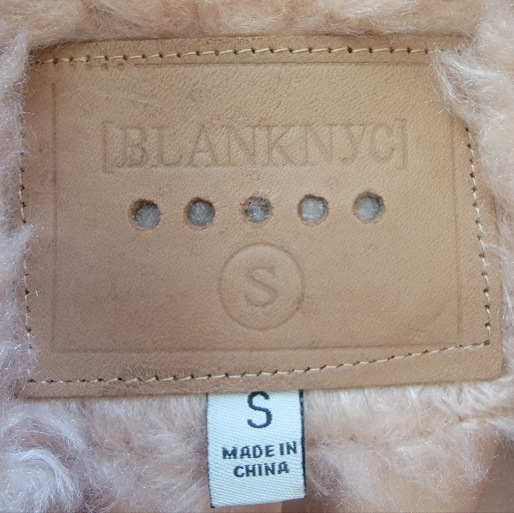BLANKNYC Size Small Curly Faux Fleece Chubby Coat Color Champagne & OJ - Picture 5 of 11